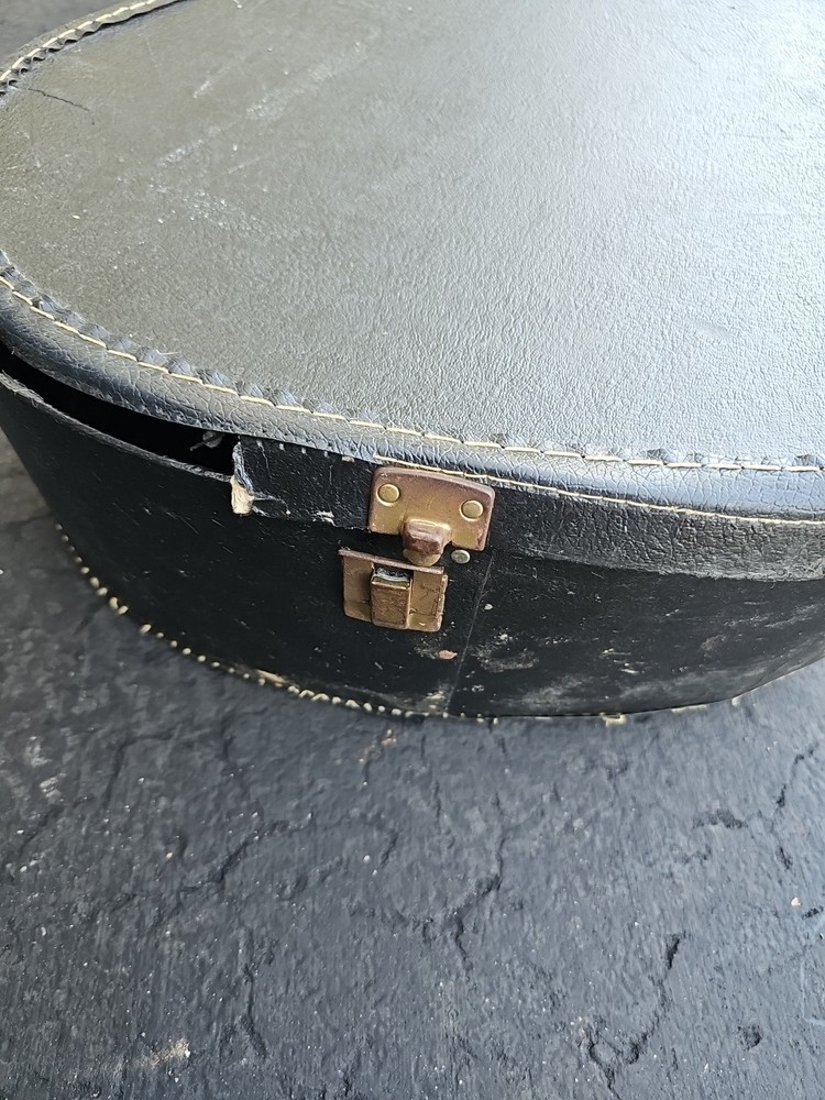 egmond guitar With Case. Used