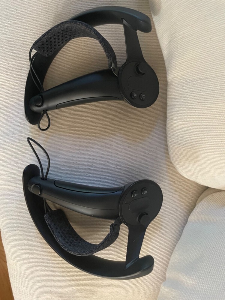 valve index vr/vr headset/virtual reality/black/valve index controllers