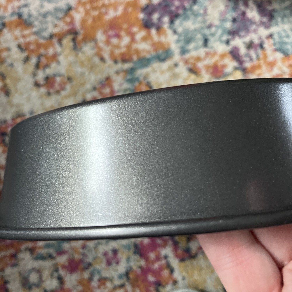 wilton Holiday Pan NWT 9” x 2”