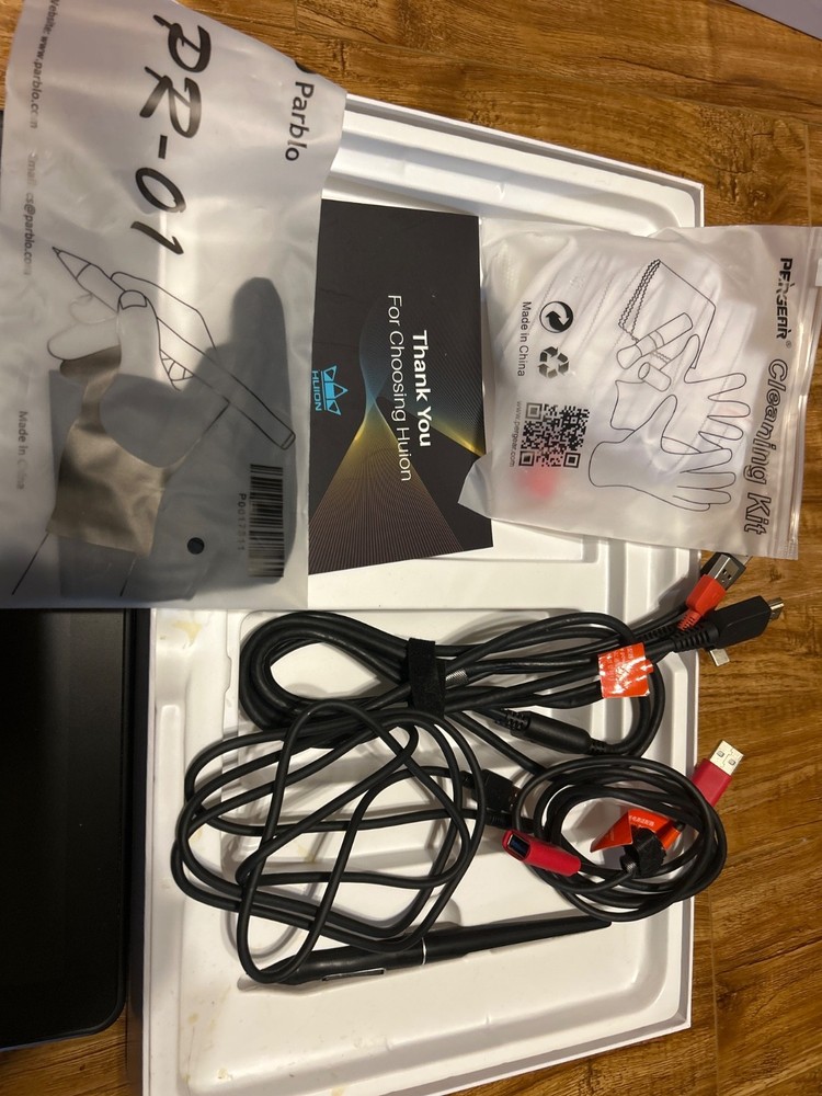 Huion Kamvas 13 Graphics Tablet - Black Model:GS1331