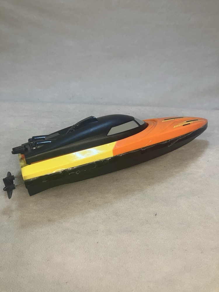 XVB Remote Control High Speed Full Function Speed Boat No remote/ Seems Glued