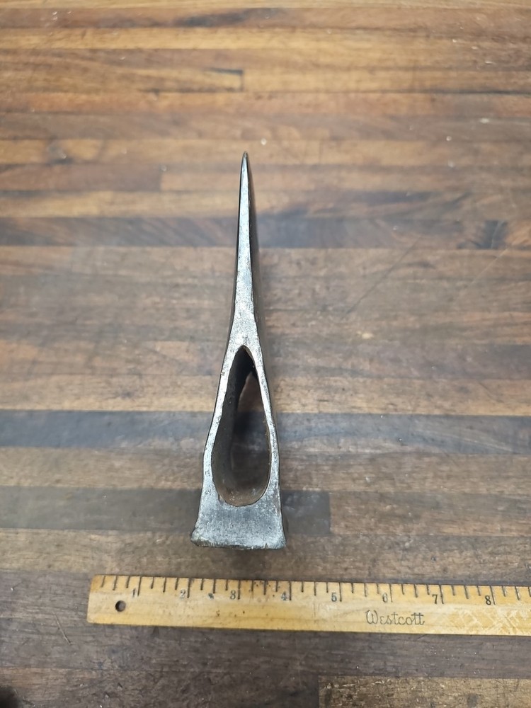 E42- Early Antique jersey pattern axe head 3 lb
