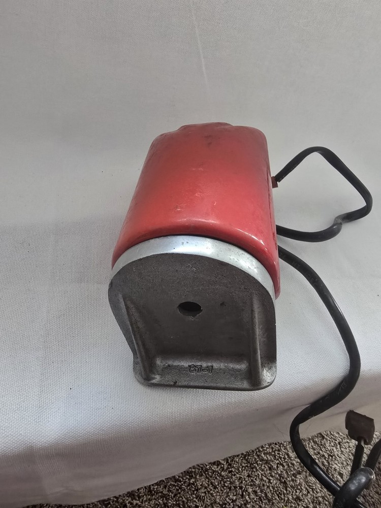 Atlas Tool Wall Mount Oil Can Opener (D)