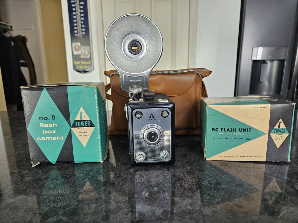 Tower No. 8 Black Flash Box Camera with BC Flash Unit and Case