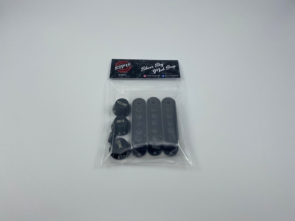 Silver Sky pickup covers, knobs and swicth tip black