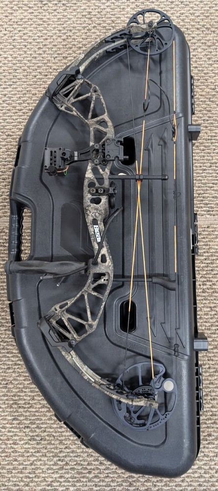 Bear Archery Paradox RTH Ready to Hunt Bowhunting Compound Bow Package