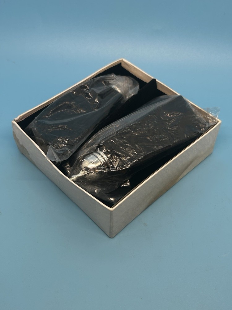 New Mikasa Stanton Ebony Black Salt & Pepper Set