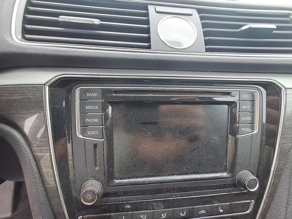 Fuse Box Engine Compartment Fits 12-22 PASSAT 2628046