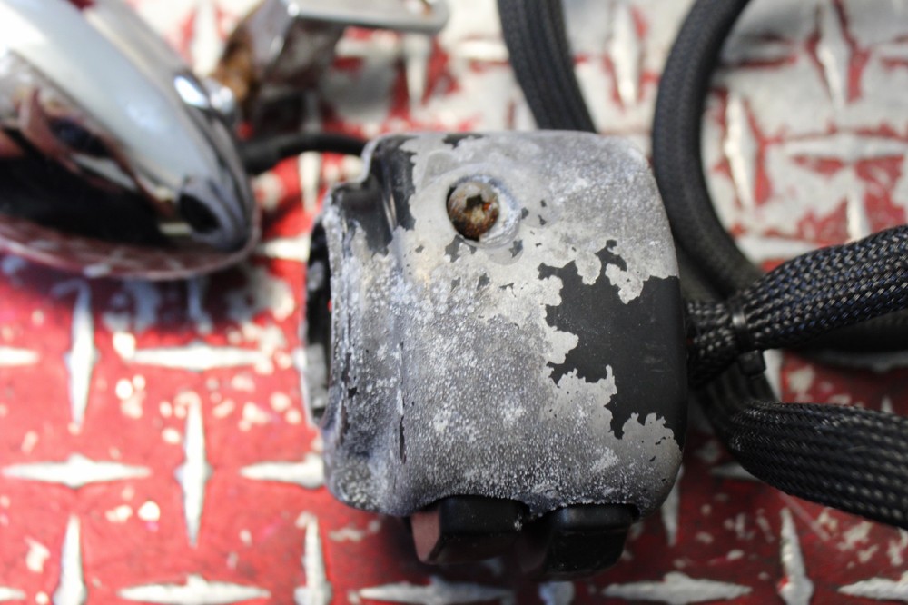 2008 HARLEY DAVIDSON DYNA FAT BOB OEM LEFT CONTROL SWITCH UNPINNED DFB10