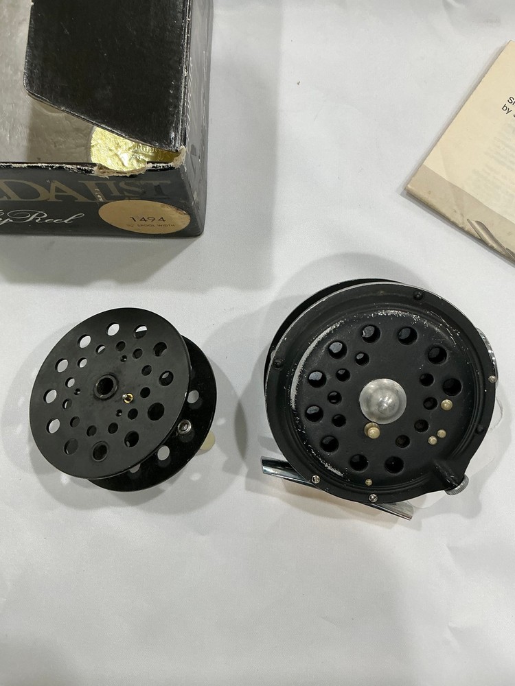 Pflueger Medalist 1494 and Spare Spool Excellent Plus Condition