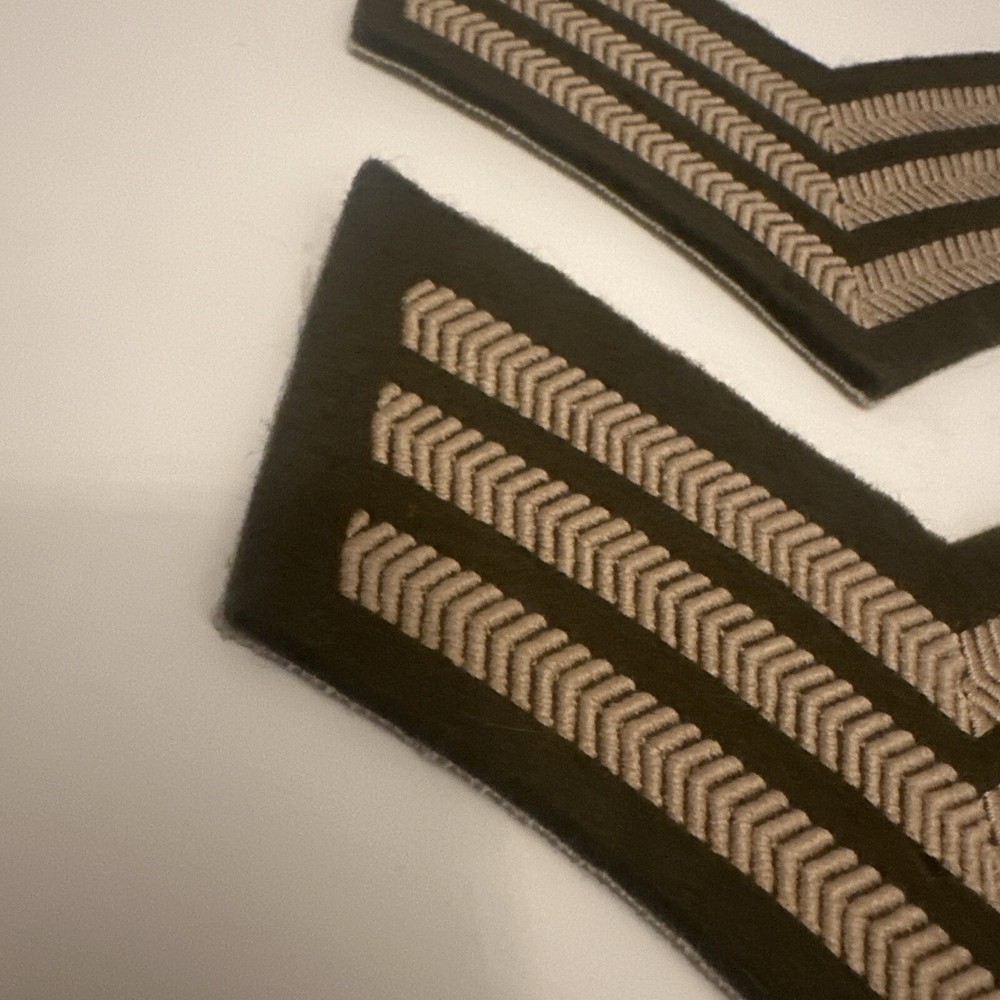 No. 2 Dress Abz. Sergeant, Pair, Guards Division, 3-Angle