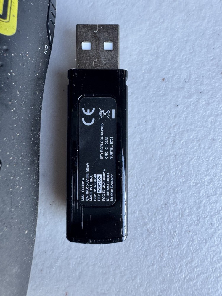 LOGITECH R400 WIRELESS PRESENTER REMOTE CONTROL w/ LASER POINTER & CASE