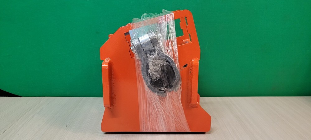 TIIGER Huskie Hydraulic Pole Puller Swivel Plate Assembly, Backplate and Chain