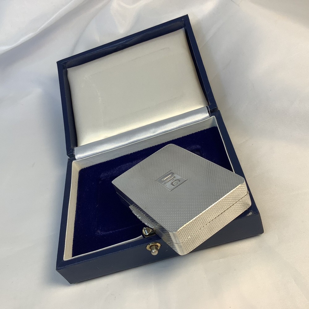 SNUFF/PILL/TRINKET BOX ‘PETER JOHN DOHERTY’ HM SILVER 84g ENGINE TURNED 2001