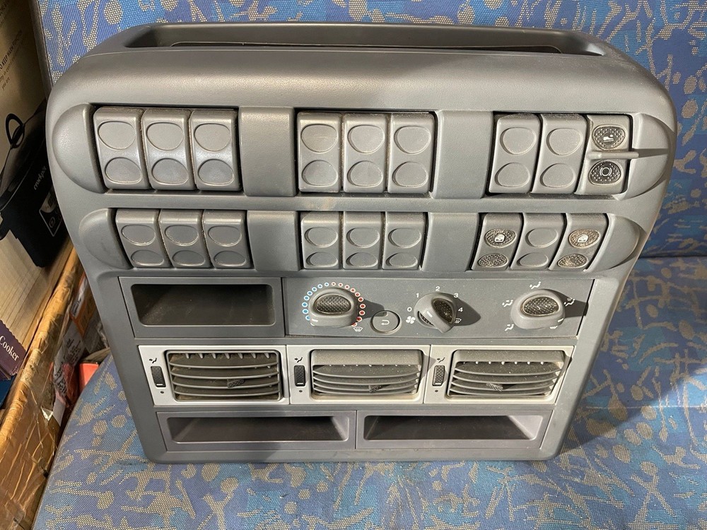 Iveco Eurocargo Dash Console Panel