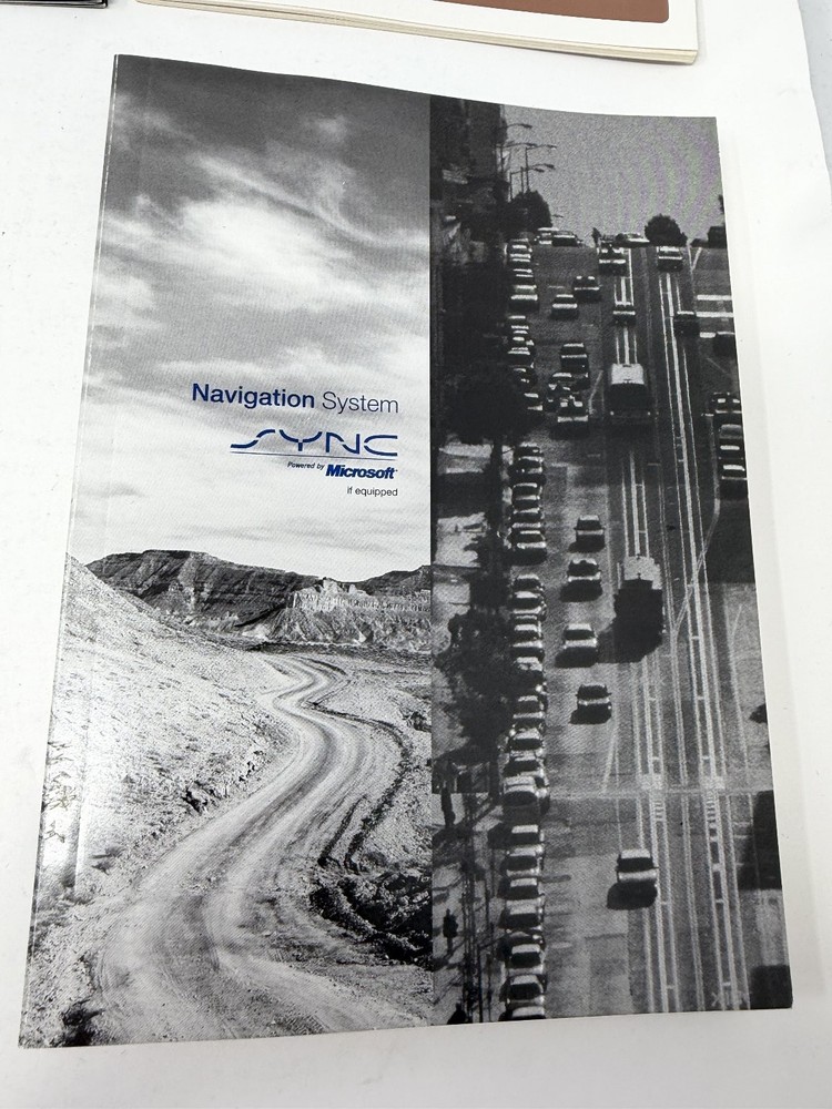 2010 Lincoln Navigator Owners Manual OEM Set