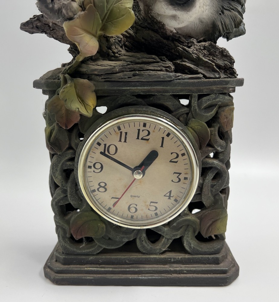 Vintage Wolf Wolves Mantle Desk Table Clock 11.5" Tall