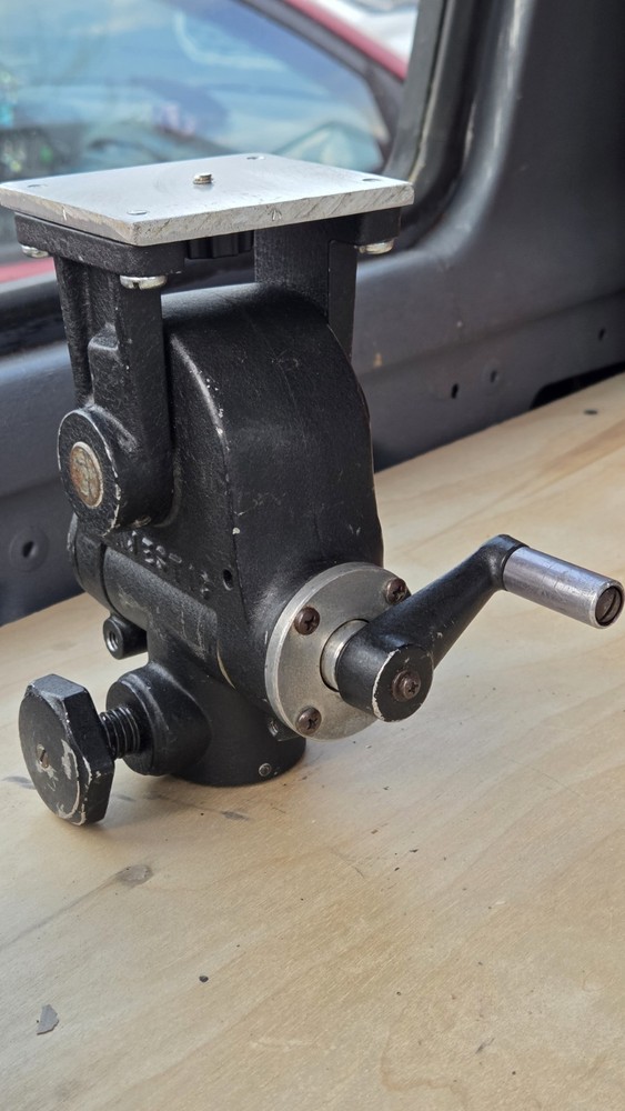 Majestic Professional Geared Tripod Head Model 1200