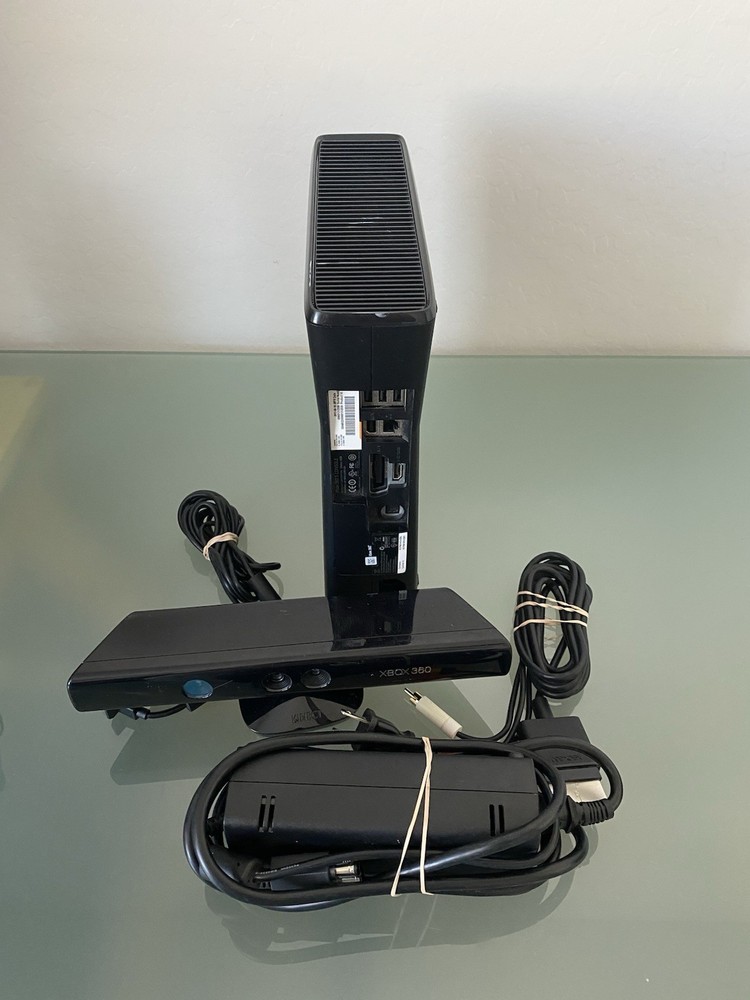 Xbox 360 Arcade Console Black Bundle w/ Kinect & Cables – Tested/Working