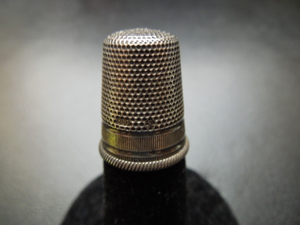K204 ANTIQUE SILVER  THIMBLE   SEE DESCRIPTION
