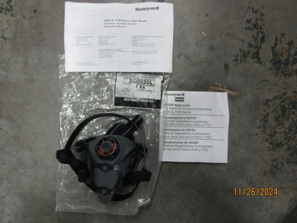 Honeywell 5500 Series Half mask Respirator Model 550030L