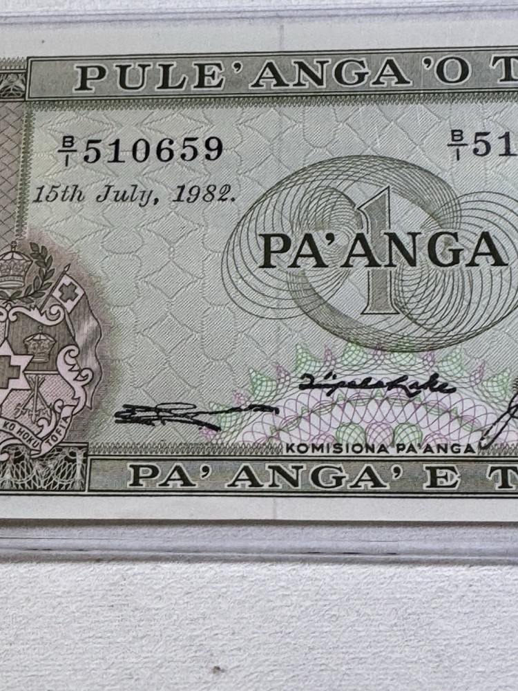 1982 Tonga 1 Pa'anga Banknote P# 19c