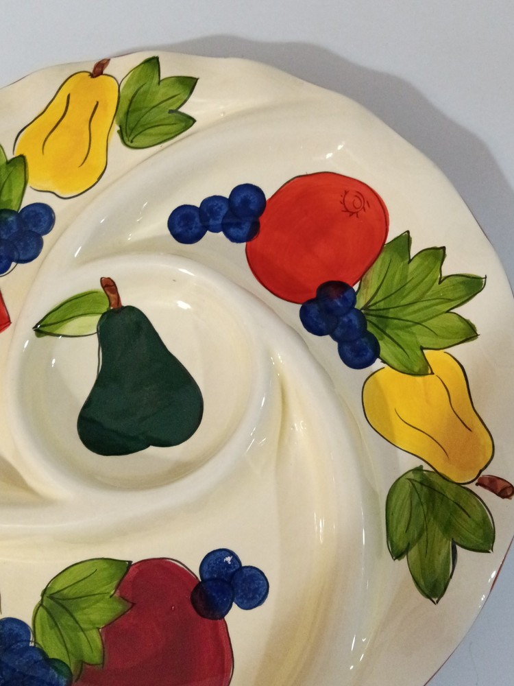 Relish Divided Chip Dip Fruit Tray 10"