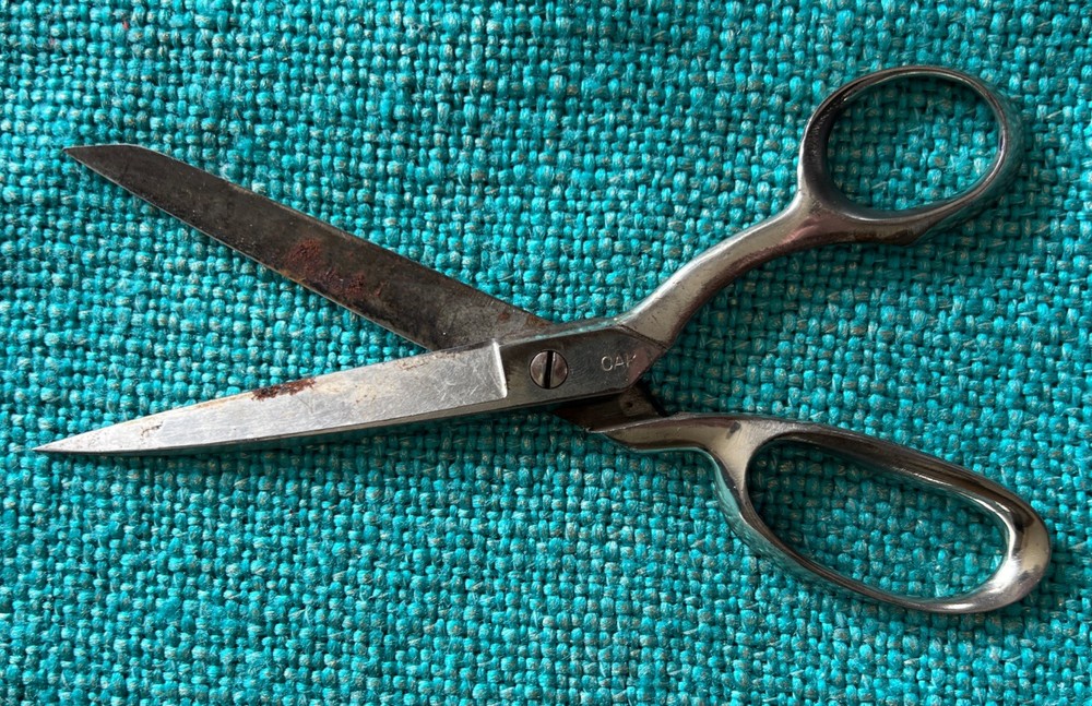 Vintage Oak Sewing Scissors 8”