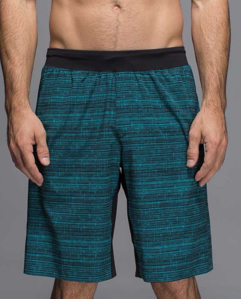 Lululemon Assert ShortGlacier Texture Surge Black / Black