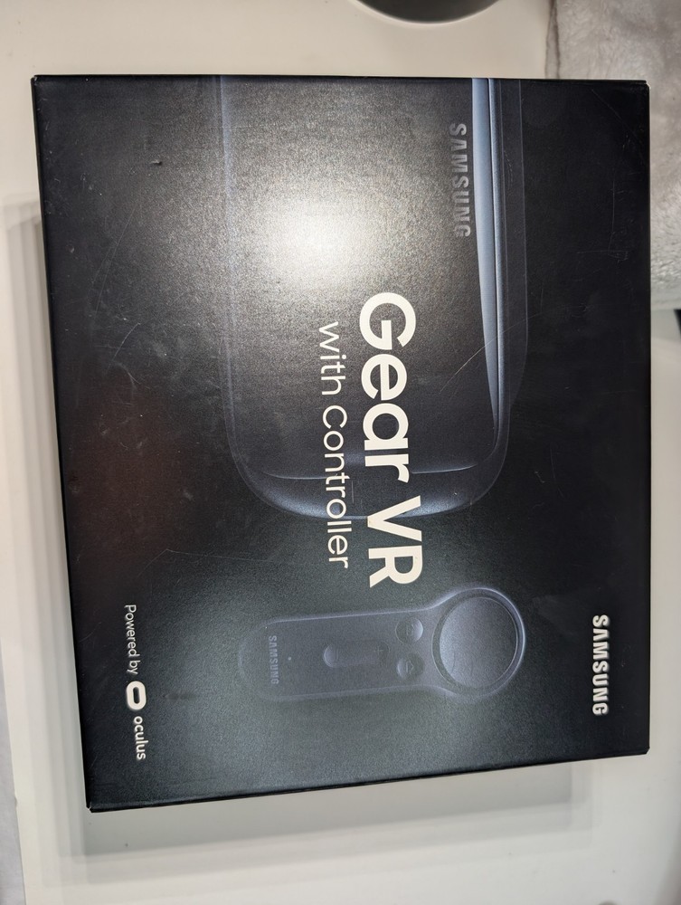 Samsung Gear VR Headset with Remote Controller SM-R324 Oculus Open Box