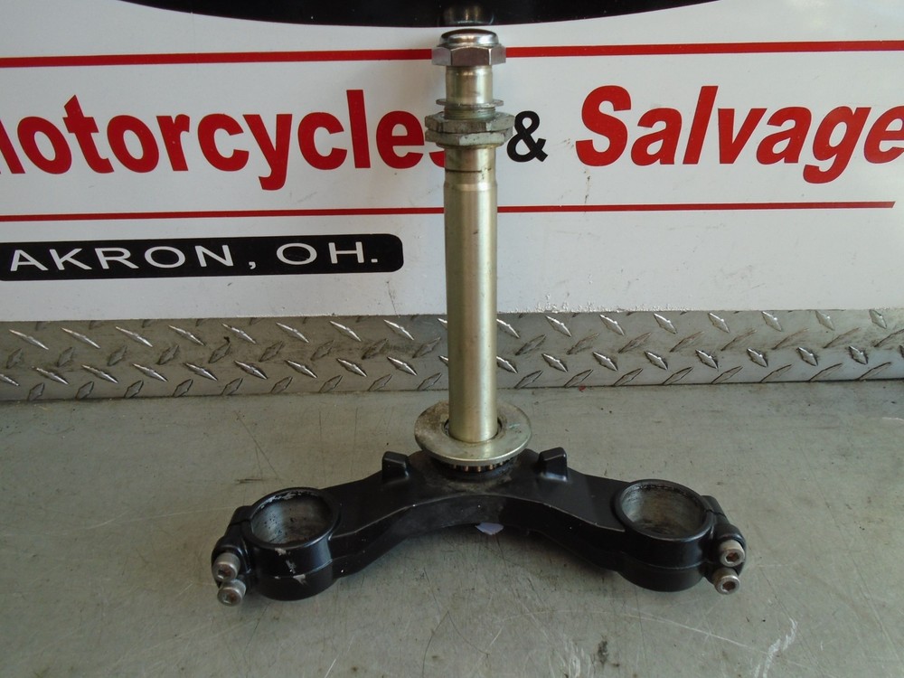 2000 TRIUMPH TT 600 lower triple tree