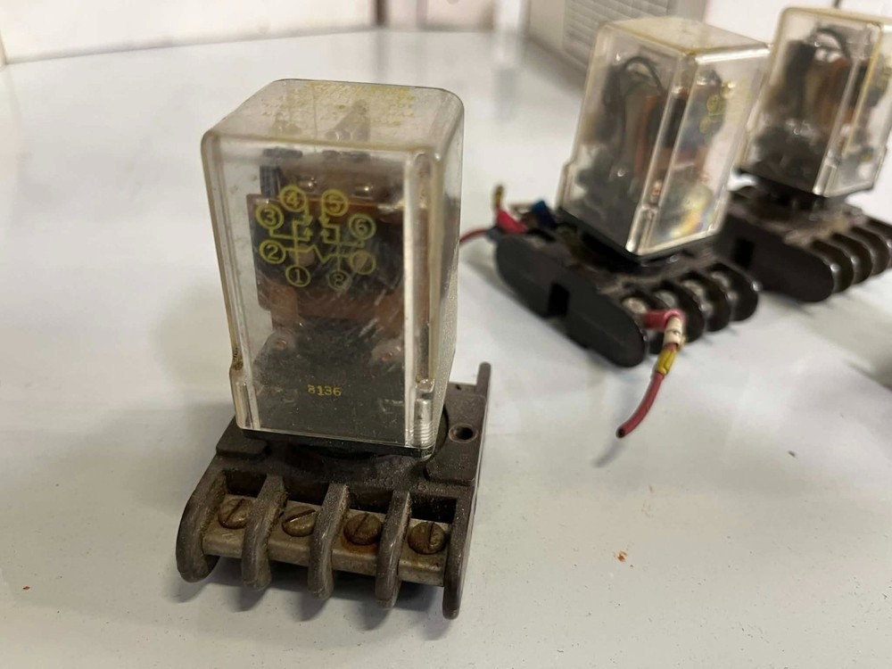 Ghostbusters Ghost trap relays