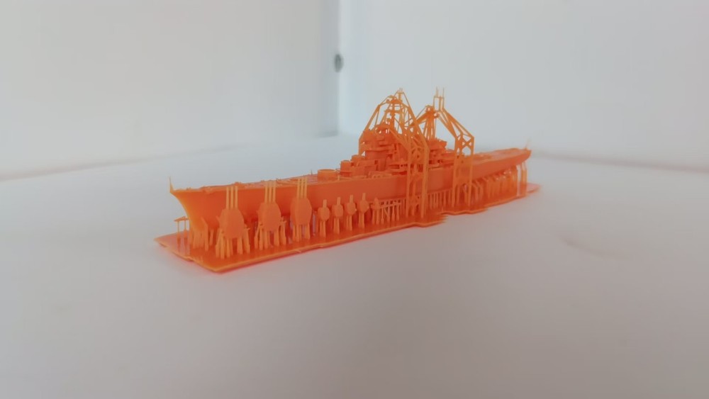 1: 2000 Soviet made Moskva Guided Missile Cruiser