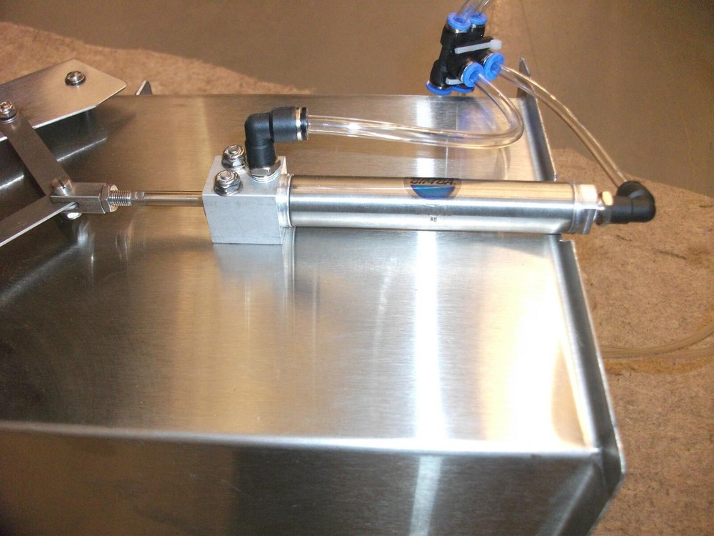 PNEUMATIC CYLINDER OPERATED PACKAGING DUAL DUMP HOPPER RECTANGULAR STAINLESS NEW