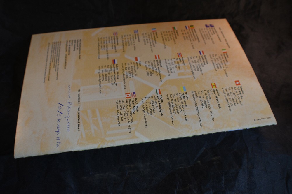 2002 Piko Train Catalog [German & English]
