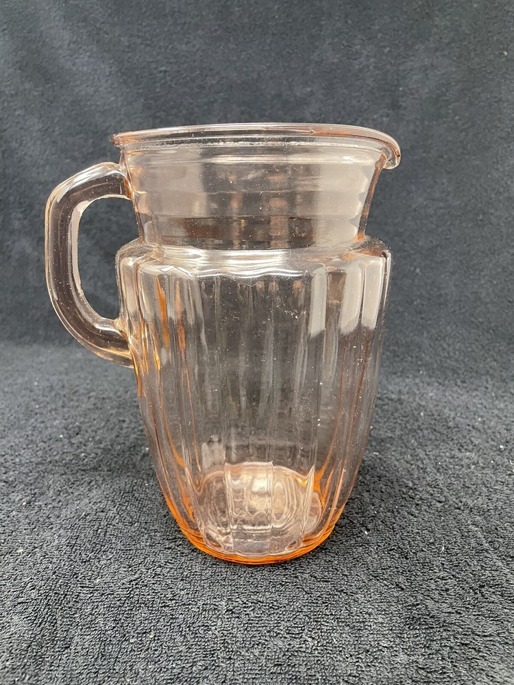 Anchor Hocking Pillar Optic Pink: Serving Pitcher, 8"