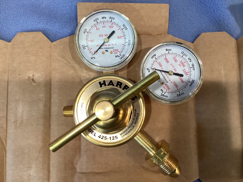 HARRIS REGULATOR 3000821, (NEW)