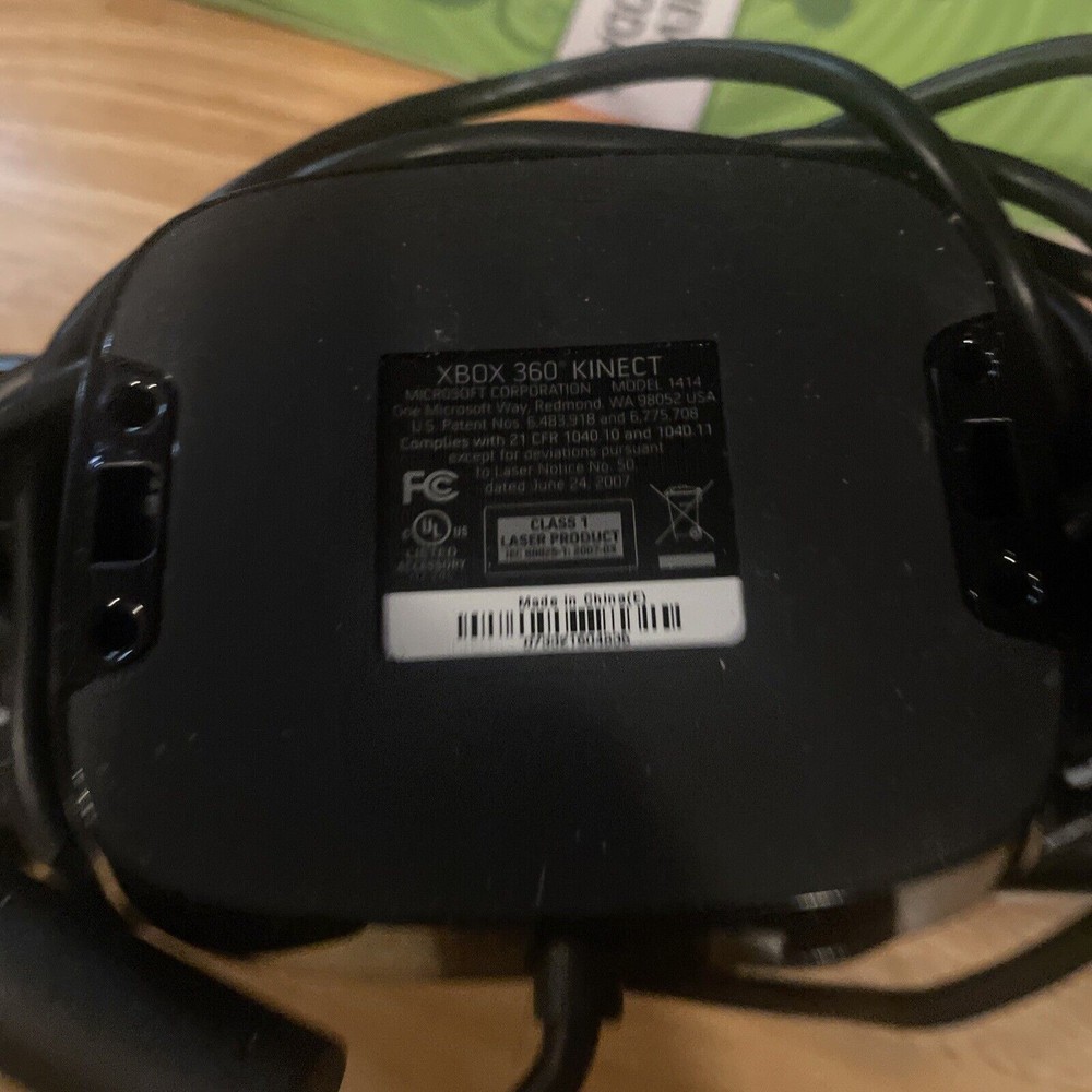 Microsoft Xbox 360 Kinect Sensor Bar Model 1414 and original box