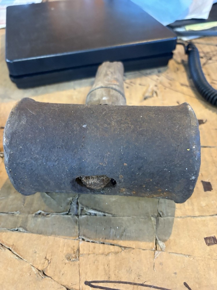 9.5 Lb Hammer Head Round Older Style Broken Handle