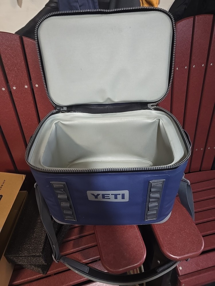 Yeti Hopper Flip 18. Minor Marks.
