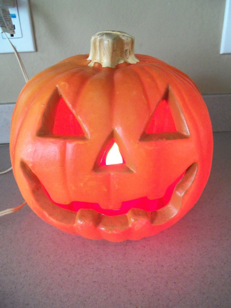 Halloween Pumpkin Jack O Lantern Lights Up! 10" TALL! PLASTIC!