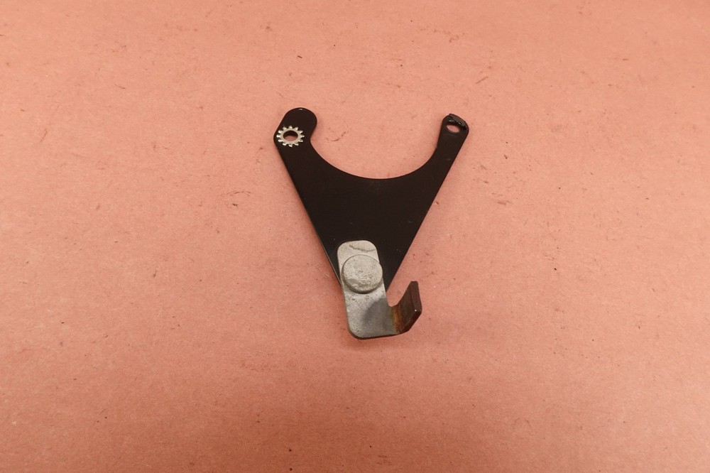 2000-2006 Harley Davidson FLTRI Road Glide ENGINE STARTER MOUNT BRACKET