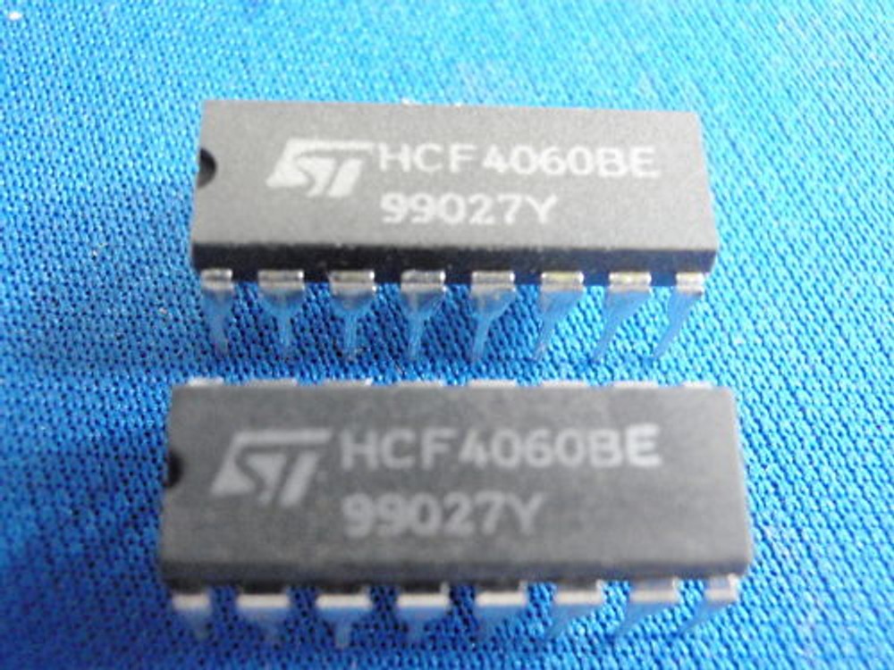 4x IC BAUSTEIN MOS CD4060 14095-110