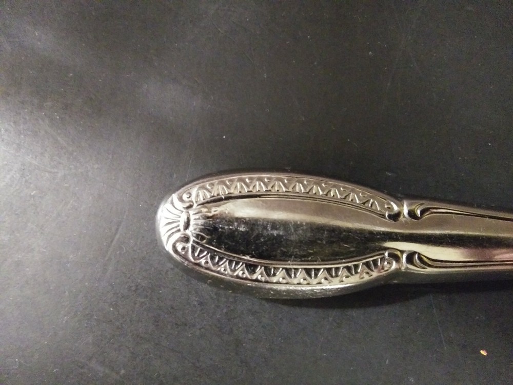 Wallace Venetian (smooth, dot tip) Stainless 9 3/4" Dinner Knife