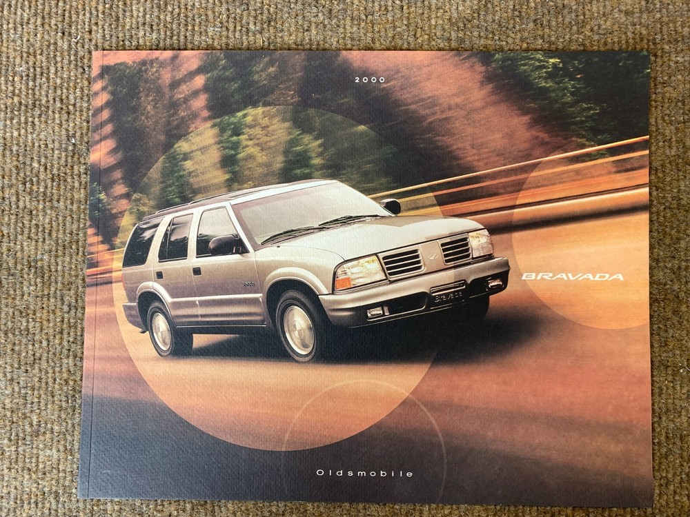 Original 2000 Oldsmobile Bravada Brochure