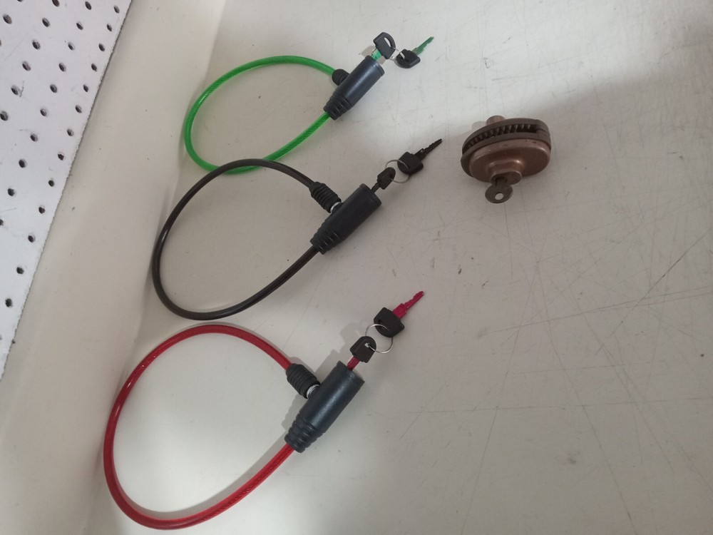 3 Gun Cable Locks And 1 Gun Trigger Lock