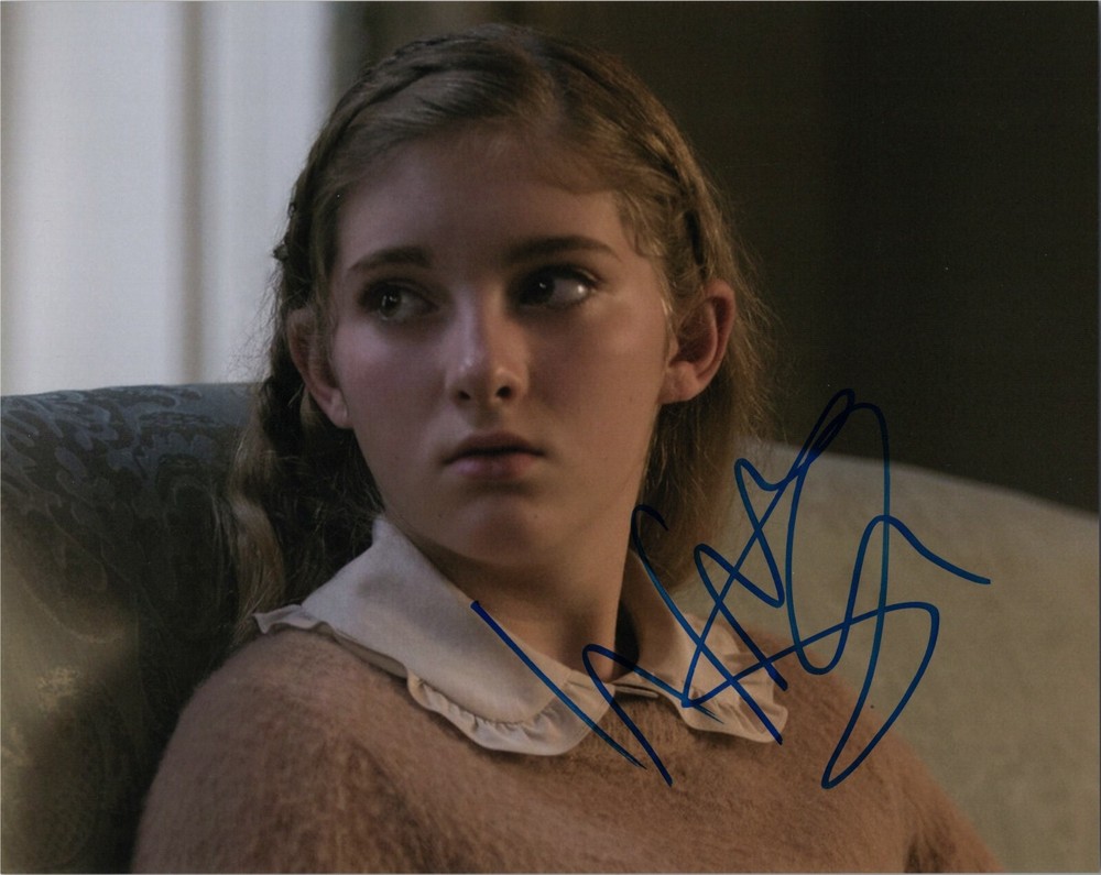 WILLOW SHIELDS Authentic Hand-Signed "The Hunger Games" 8x10 Photo B