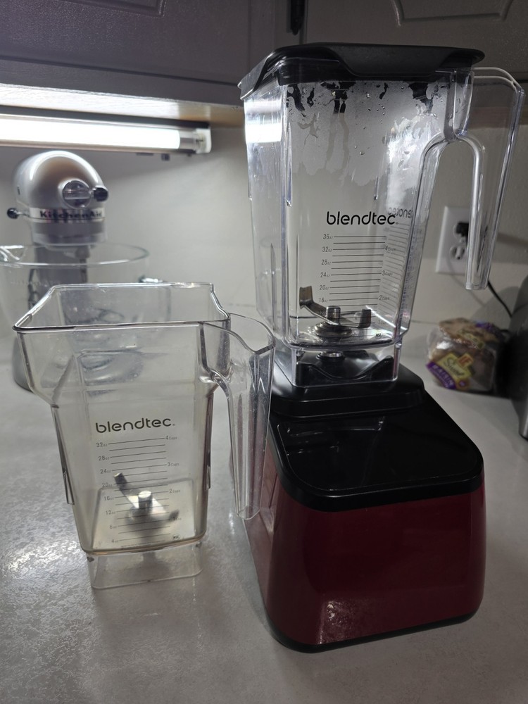 Blendtec Blender Pomegranate CTB1  With Wildside Plus Pitcher