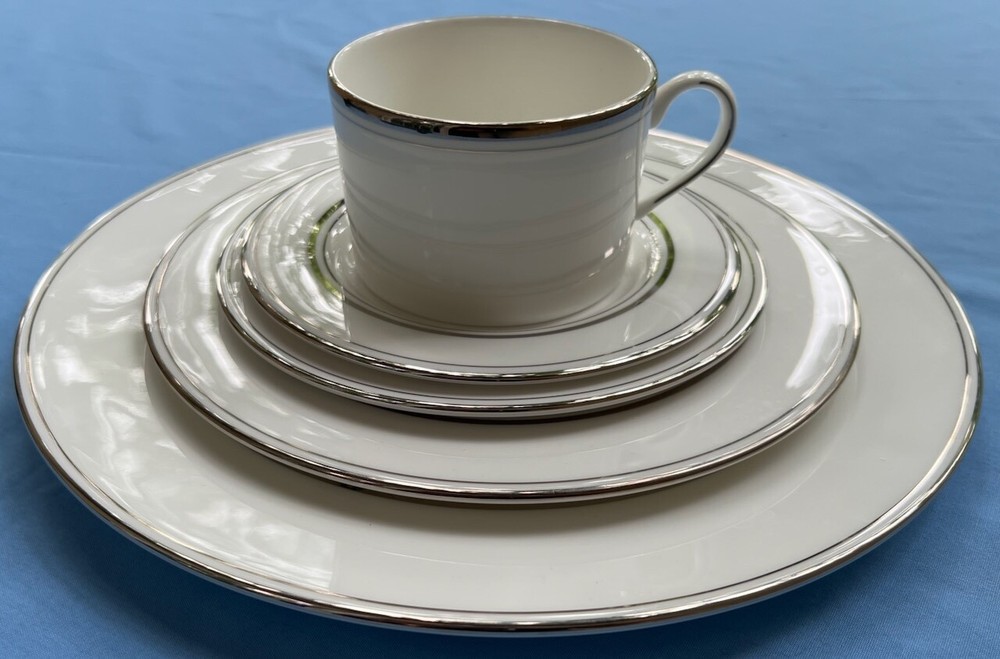 Lenox Kate Spade Library Lane Platinum 5-Piece Place Setting Mint Condition