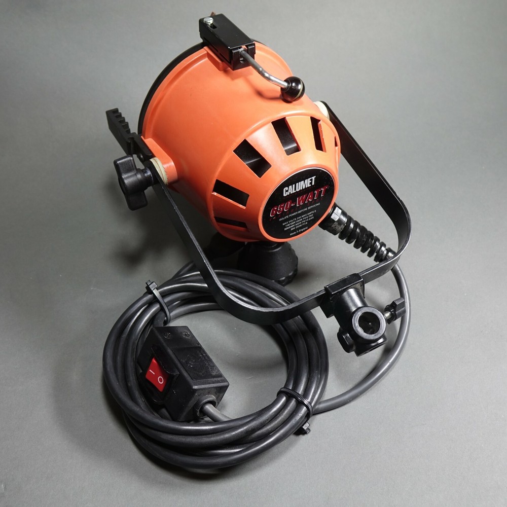 Calumet / Bowens 650 watt variable spot light w/ Bulb & Cable